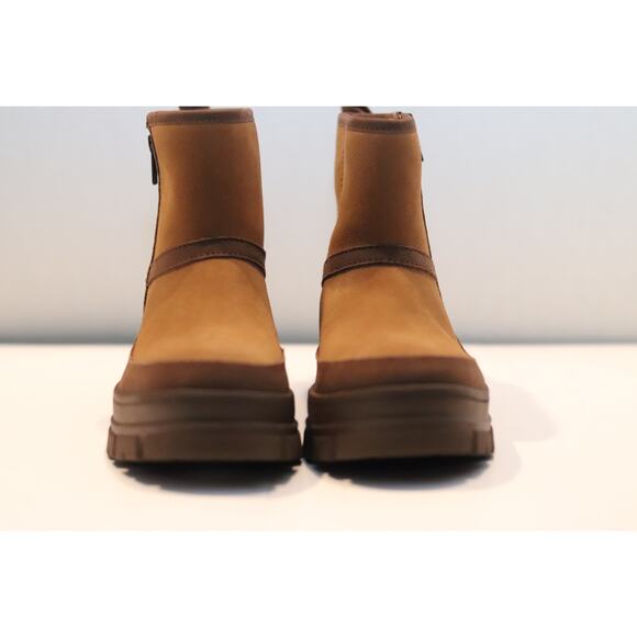 UGG Ashton Zip Sz 8.5 - Picture 2 of 5